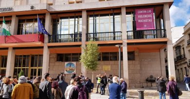 La izada de la bandera contra la violencia machista abre un mes de actividades bajo el lema “rompiendo las cadenas de la violencia” La izada de la bandera contra la violencia machista abre un mes de actividades bajo el lema “rompiendo las cadenas de la violencia”