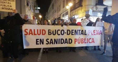 Decenas de cordobeses se movilizaron “por la inclusión de la salud buco dental plena en la sanidad pública” Decenas de cordobeses se movilizaron “por la inclusión de la salud buco dental plena en la sanidad pública”