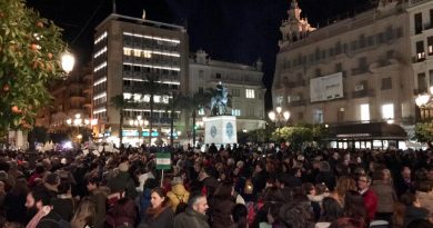 15-E en Córdoba: miles de mujeres en la calle ante “el vergonzoso pacto de gobierno en Andalucía que amenaza sus derechos” 15-E en Córdoba: miles de mujeres en la calle ante “el vergonzoso pacto de gobierno en Andalucía que amenaza sus derechos”