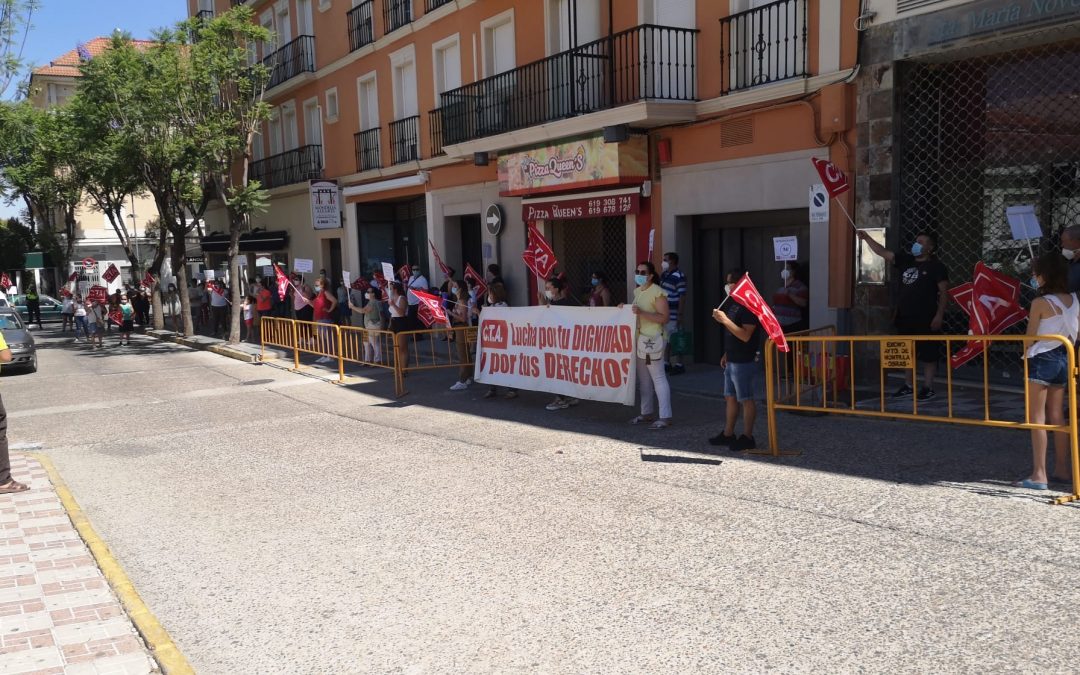 Las trabajadoras de Ayuda a Domicilio de MONSECOR S.L. se manifiestan en Montilla