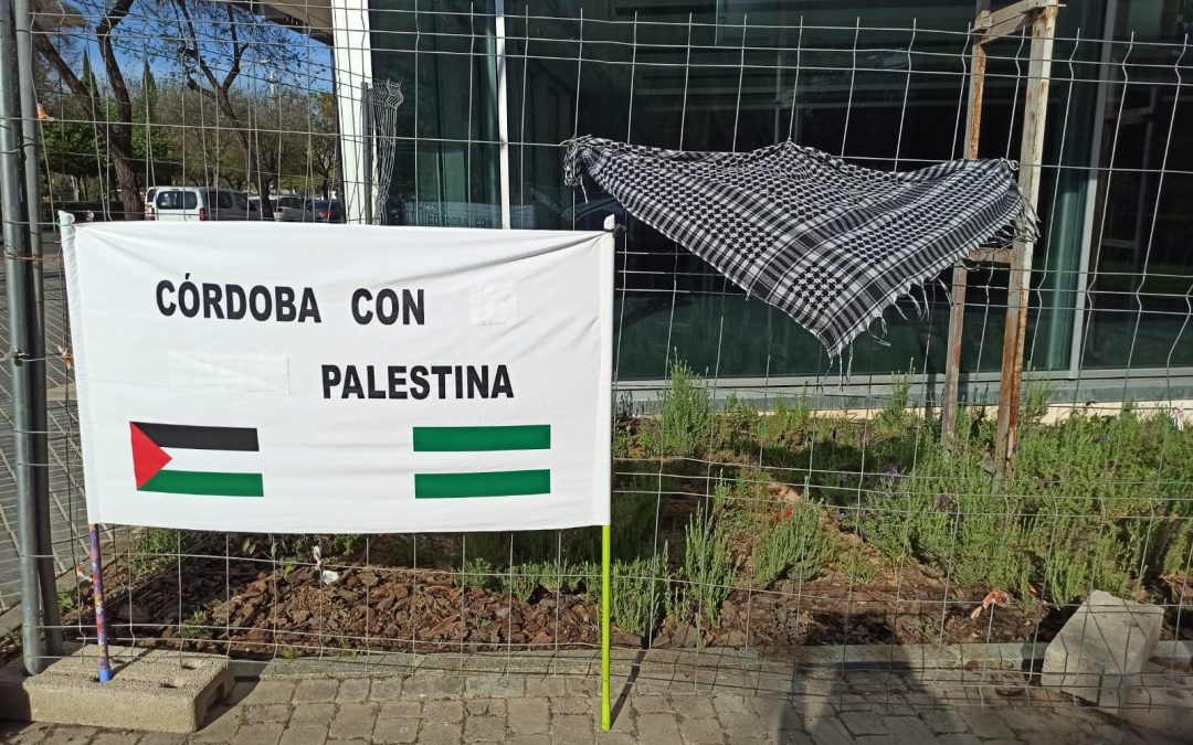 Colectivos cordobeses se concentran para conmemorar el Día de la Tierra Palestina