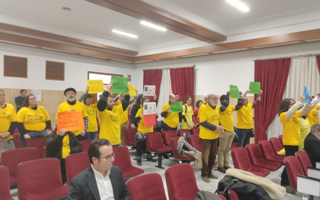 Córdoba Solidaria protesta en el pleno por el recorte de casi 1 millón de euros en los presupuestos de Cooperación