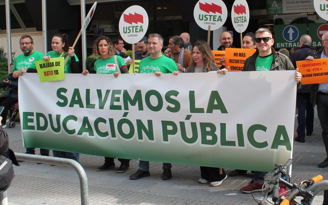 USTEA se moviliza en defensa de una educación publica gratuita y de calidad