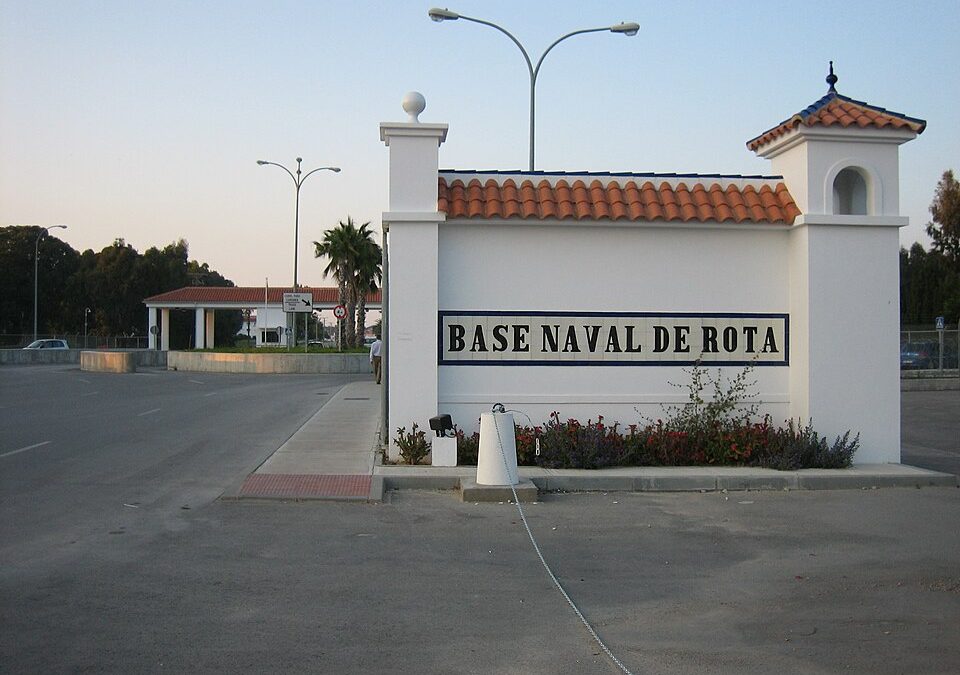 Ecologistas en Acción denuncia la implicación del Estado español en una nueva escalada militar global y exige el fin del uso de las bases de Rota, Morón y el puerto de Málaga con fines bélicos
