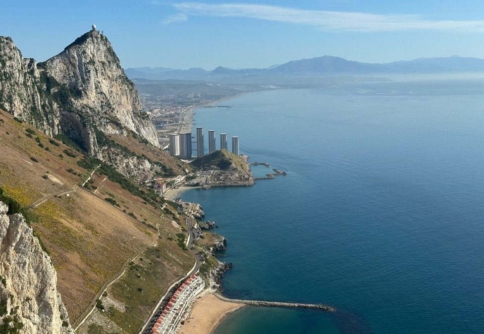 El Juez impone una de fianza 10.000 euros a Verdemar Ecologistas en Acción para poder seguir personado en las diligencias abiertas sobre los rellenos que Gibraltar hace en la ZEC del Estrecho Oriental.